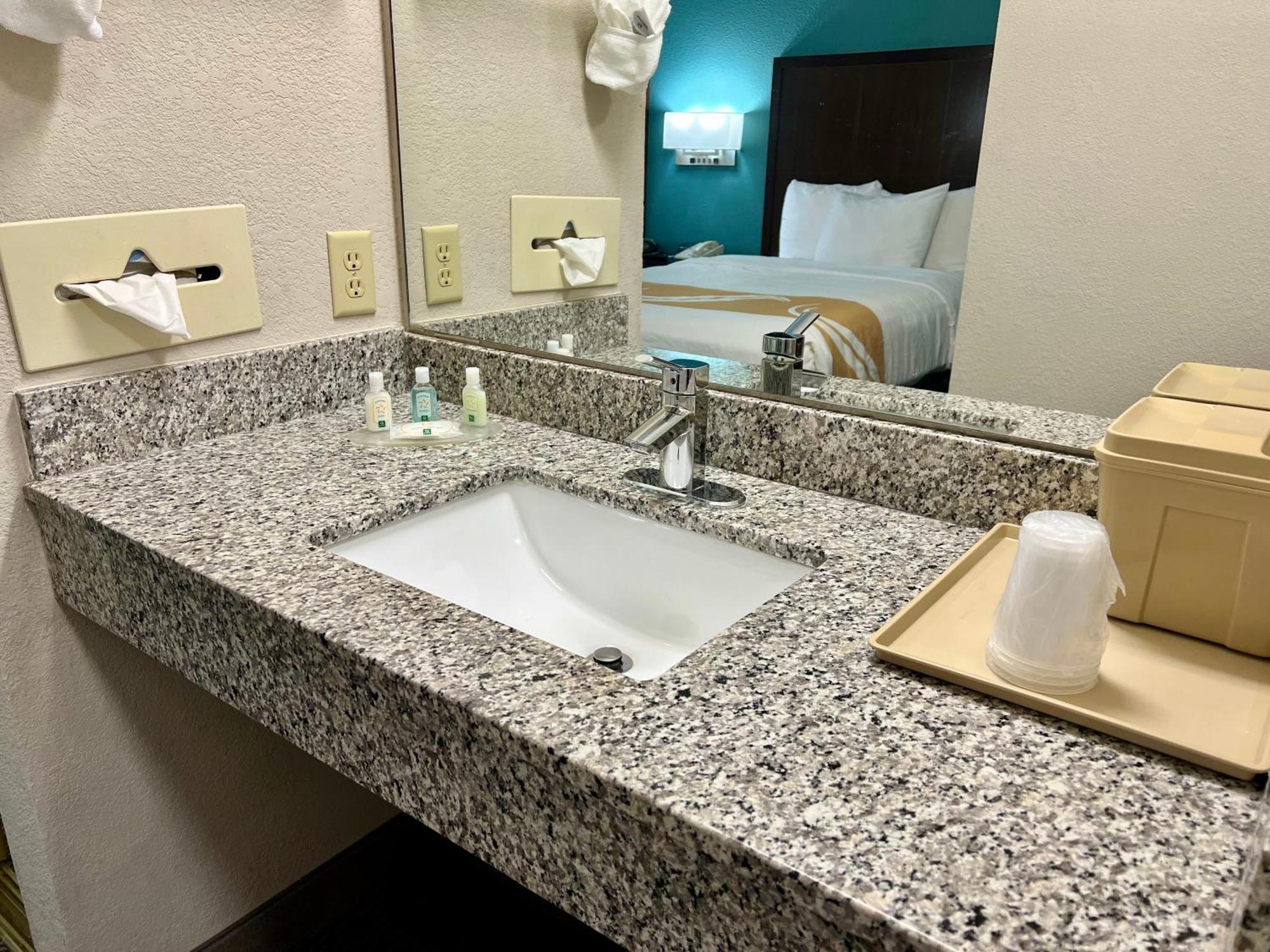 Quality Inn & Suites Near University Waco Exterior foto