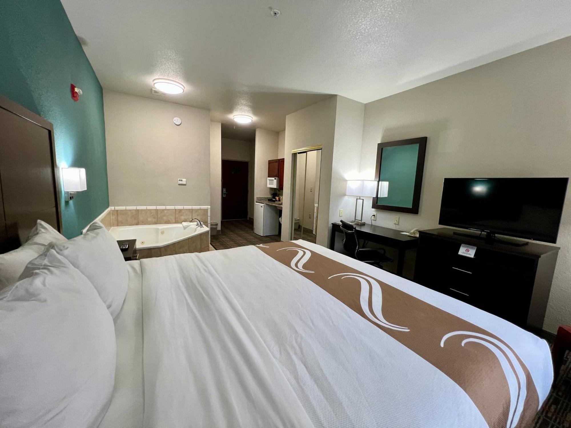 Quality Inn & Suites Near University Waco Exterior foto