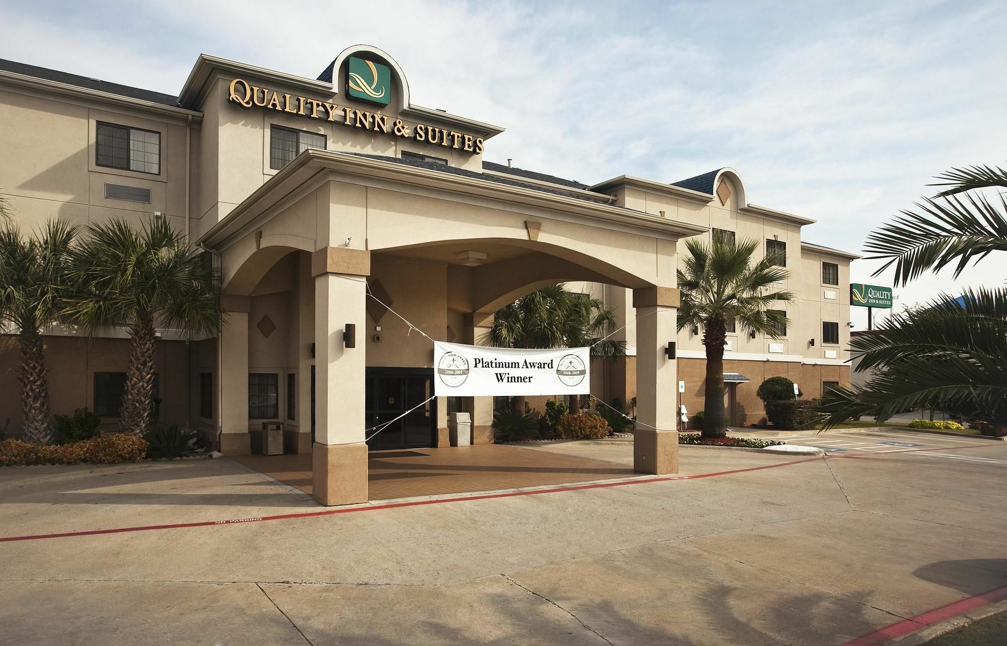 Quality Inn & Suites Near University Waco Exterior foto